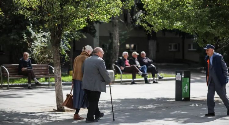 Qeveria e Kosoves rrit me 20 per qind pensionet